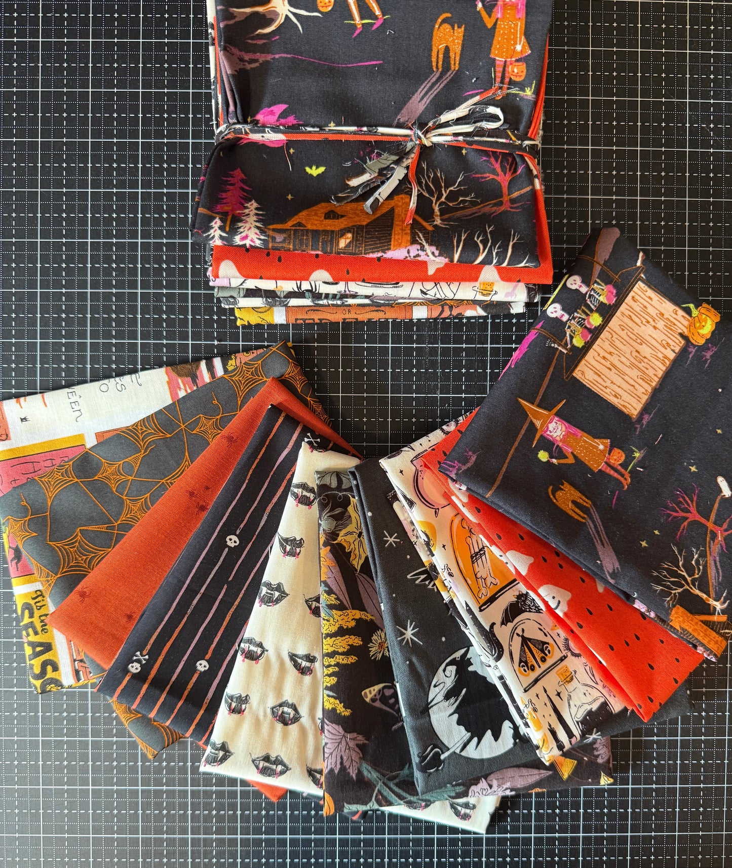 Black and Orange version 2 , 10 pc. Halloween | Fat Quarter Bundle