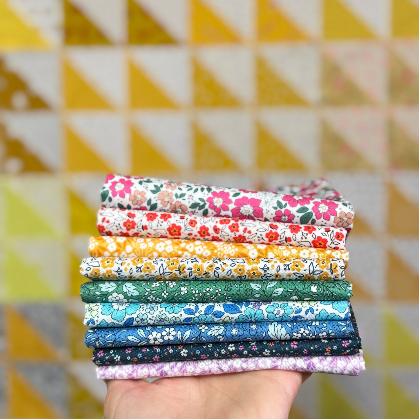 Pocket Posies, Rainbow Flower | Fat Quarter Bundle